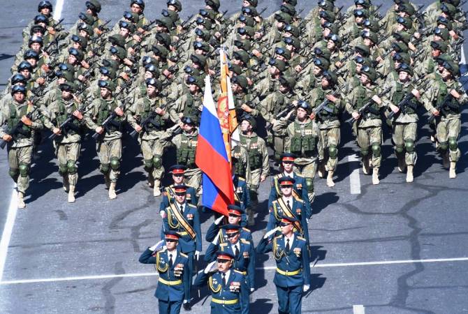 Военнослужащие российской военной базы в Армении приняли участие в военном параде, 
посвященном 100-летию победы в Сардарапатском сражении

