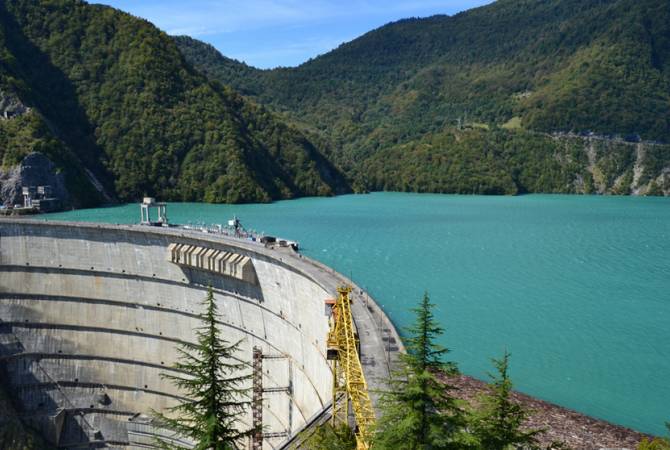 Крупнейшая гидроэлектростанция Грузии возобновит работу через два дня
