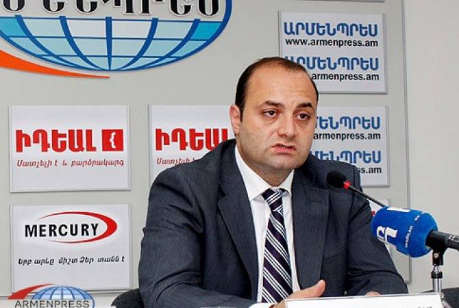 Замминистра иностранных дел Армении Роберт Арутюнян уходит в отставку

