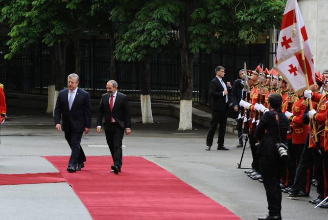 One-on-one meeting of Armenian, Georgian PMs kicks off in Tbilisi 