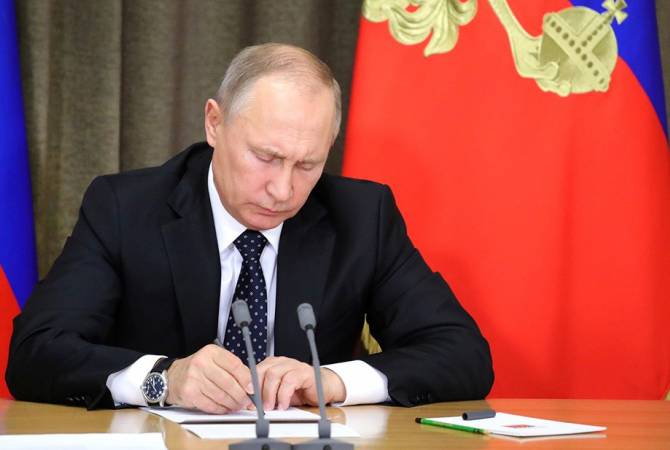 Putin signs law on counter-sanctions 