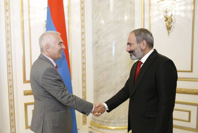Премьер-министр Армении Никол Пашинян принял посла Петра Свитальского 