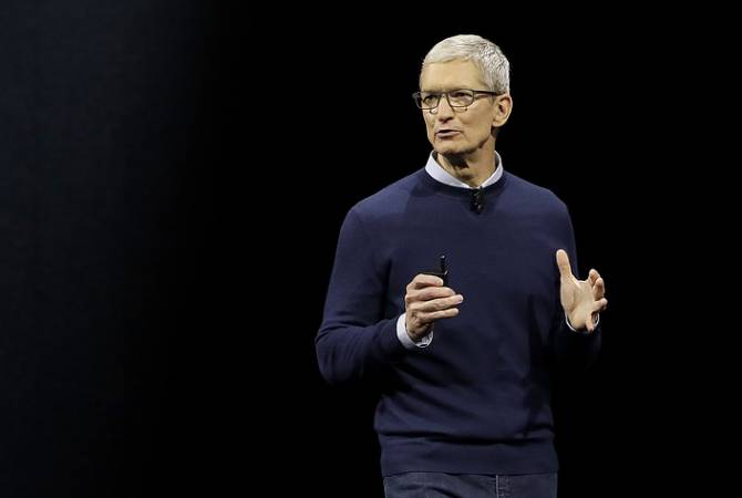 Глава Apple признался, что слишком часто пользуется своим iPhone