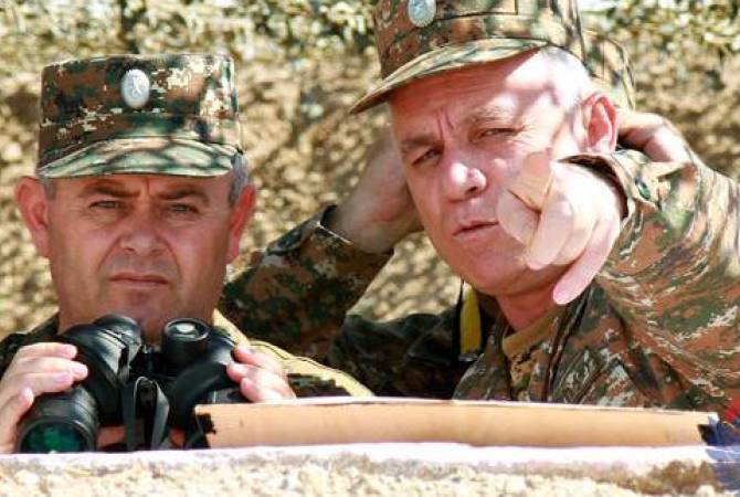 Делегация во главе с начальником Генштаба ВС Армении посетила Армию обороны 
Республики Арцах

