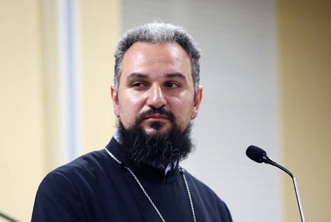 Католикос Всех Армян пригласил требующих его отставки манифестантов на встречу


