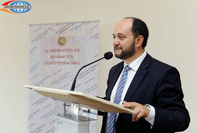 Содержание старших школ должно измениться: министр ОН Армении Араик Арутюнян