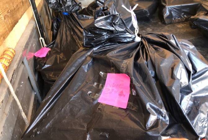 СНБ вывезла из мэрии Еревана более десятка черных пластиковых мешков