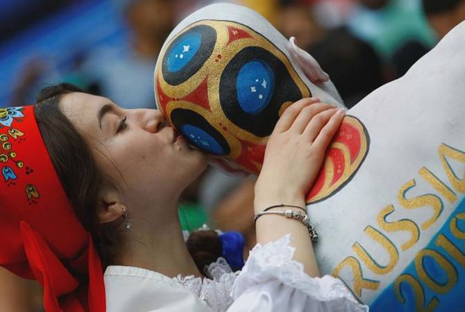 Футбольные фанаты со всего мира собрались в Москве