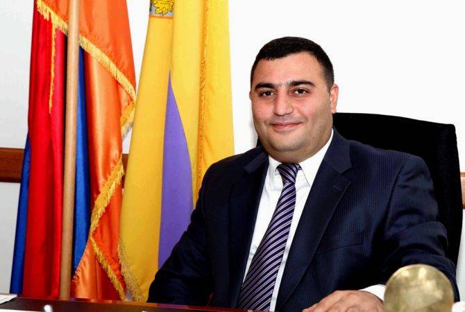 “Situation is threatening to become uncontrollable” – Ejmiatsin Mayor requests PM’s assistance 
in unrest 
