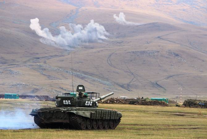 В горах Армении началась подготовка танкистов ЮВО