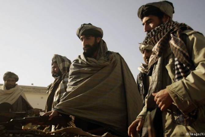 Талибы убили 30 афганских военных при атаке на два КПП