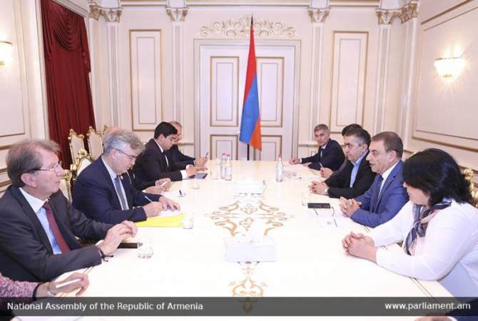 Ара Баблоян принял делегацию депутатской группы дружбы Франция – Армения
