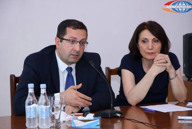 Դասագրքերի խնդիր, ուսուցիչների պակաս. կայացավ Հայաստանում ազգային 
փոքրամասնությունների համակարգող խորհրդի նիստը