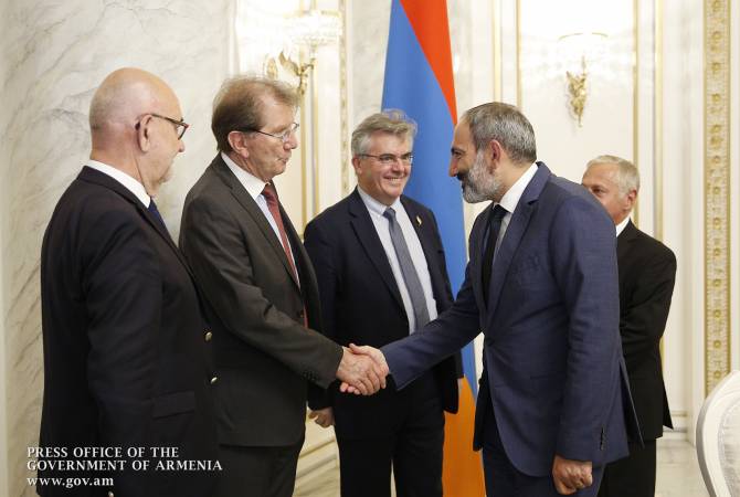 Премьер-министр принял делегацию парламентской группы дружбы Франция-Армения

