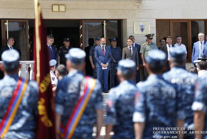 رئيس وزراء أرمينيا نيكول باشينيان يحضر الحدث الرسمي المكرس للذكرى ال26 لإنشاء قوات الشرطة 
بأرمينيا