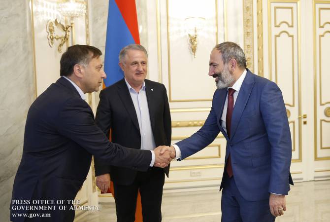 Никол Пашинян принял председателя авиакомпании “Армения” Тамаза Гаиaшвили

