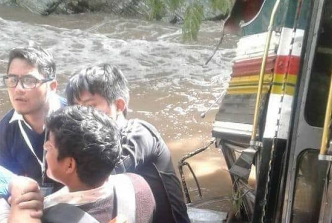 Գվատեմալայում 55 ուսանողների փոխադրող ավտոբուսն ընկել Է անդունդը
