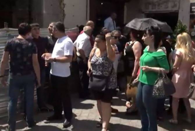 Сотрудники Ереванского рынка золота протестуют против повышения выплат:  директор мотивирует это ростом затрат