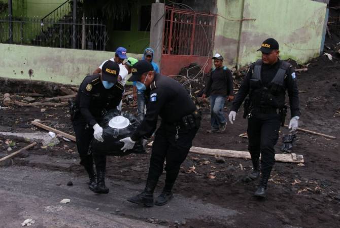 В Гватемале нашли останки восьми человек в районе извержения вулкана