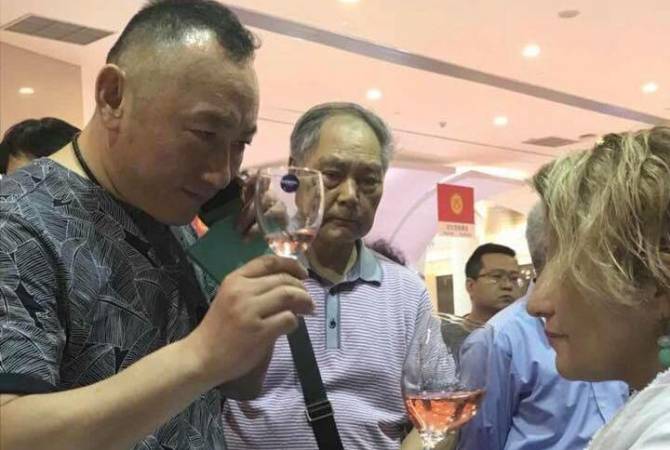 Китайцам нравится армянское гранатовое вино: в городе Циндао представлен винный 
туризм в Армении
