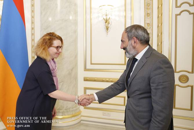 رئيس الوزراء نيكول باشينيان يستقبل رئيسة مكتب مجلس أوروبا بيريفان نتاليا فوتوفا والأخيرة تؤكد بأن 
المجلس يدعم أرمينيا في إصلاحاتها
