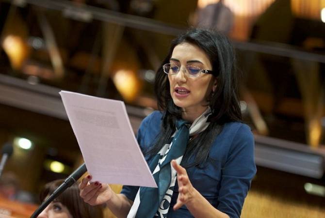 Объясните этой ассамблее – почему вы вновь скапливаете на границе оружие: Арпинэ 
Ованнисян – азербайджанскому делегату ПАСЕ