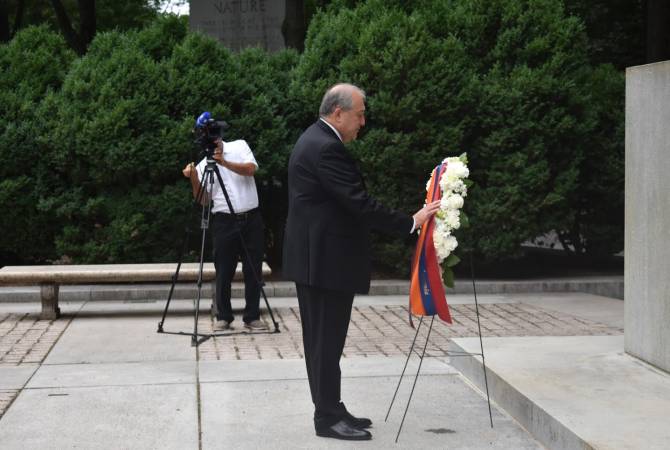 رئيس الجمهورية أرمين سركيسيان يزور النصب التذكاري للرئيس الأمريكي ال26 ثيودور روزفلت بالولايات 
المتحدة الأمريكية- صور-