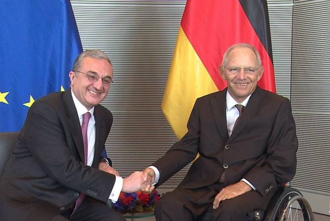 وزير خارجية أرمينيا زوهراب مناتساكانيان يلتقي برئيس البرلمان الألماني فولفغانغ شويبله في ألمانيا


