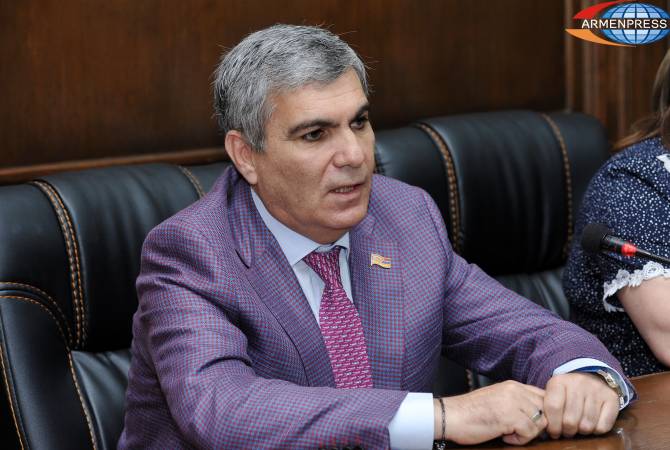 Арам Саргсян пока не принял решение о предложенной ему должности председателя 
Добровольческого союза «Еркрапа»