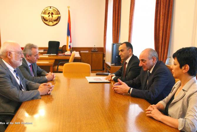 Президент Республики Арцах провел встречу с президентом и вице-президентом 
Американского университета Армении