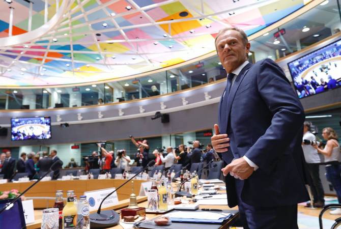 Туск заявил, что ЕС еще не достиг успеха в решении миграционного кризиса