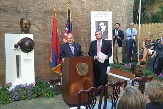 رئيس الجمهورية أرمين سركيسيان يحضر مراسم افتتاح تمثال سفير أرمينيا الأول إلى الولايات المتحدة 
الأمريكية أرمين كارو -1918-1920 بواشنطن