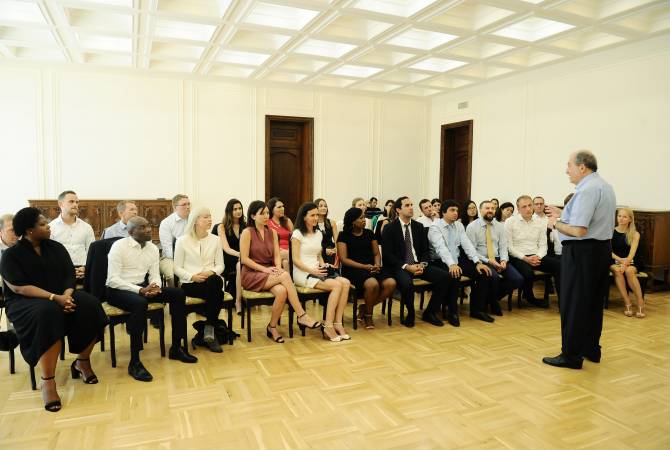 Президент Армении принял участников магистерской программы Колумбийского 
университета и Лондонской бизнес школы

