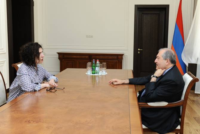 President Sarkissian hosts Canadian-Armenian actress Arsinée Khanjian