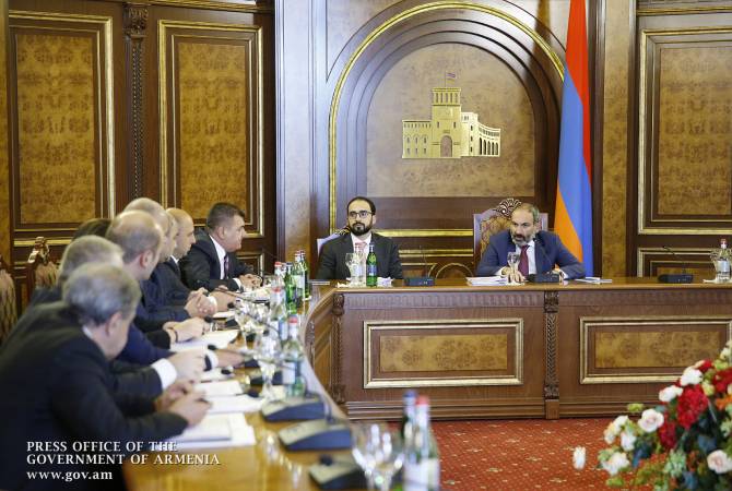 PM Pashinyan chairs consultation on North-South highway construction process