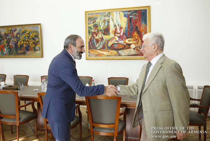 PM Pashinyan welcomes renowned scientist Yuri Oganesov’s readiness to assist Armenia’s 
science development