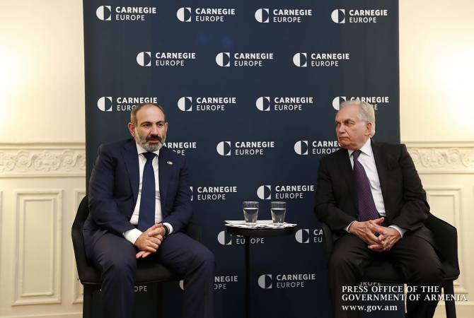 Armenian PM meets Carnegie Europe Center experts and EU officials in Belgium