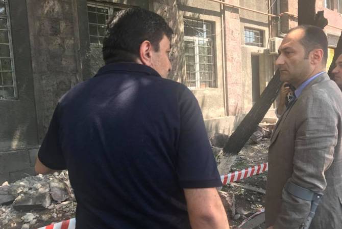 Вследствие обрушения крыши в здании ГНКО Министерства юстиции Армении погиб 
сотрудник, другой – тяжело ранен