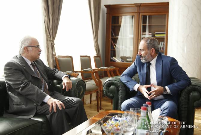 Prime Minister and new executive of Hayastan All Armenian Fund discuss further functioning of 
organization 