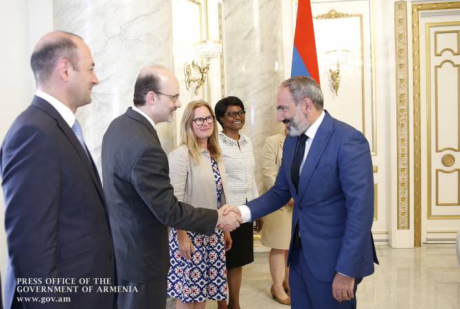 Премьер-министр Армении принял делегацию Всемирного банка

