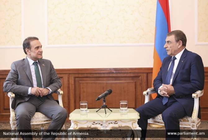 Председатель НС Армении Ара Баблоян принял  посла АРЕ в Армении Тарека Ибрагима 
Мухаммада Маати