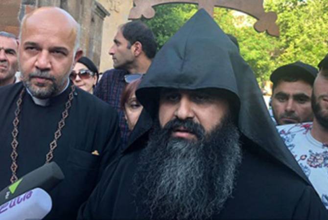 Catholicos defrocks protester-priest 