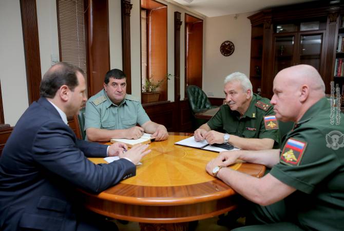 Armenian defense minister, Russian military officials discuss details of village incident 