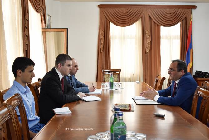 Artsakh state minister holds meeting with Armenia’s minister of economic development and 
investments