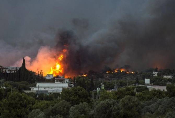 Посольство Армении в Греции назвало районы, где пожар еще не погашен

