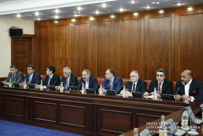 Никол Пашинян представил армянским предпринимателям РФ приоритеты правительства 
в экономике

