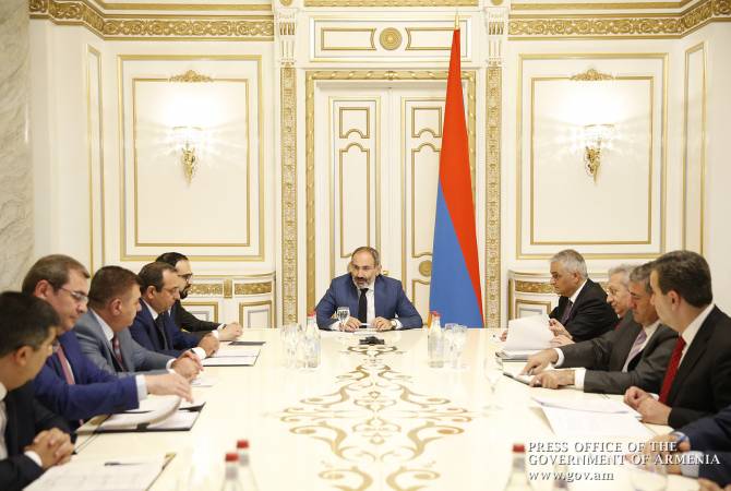Премьер-министр Армении провел обсуждение по вопросам экономических монополий

