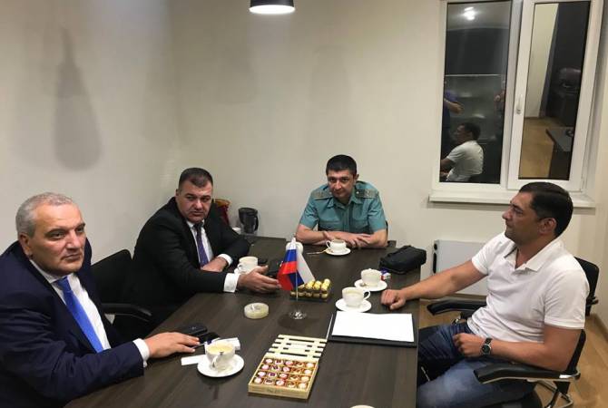 Armenian officials hold consultation with Russian partners at Lars border checkpoint
