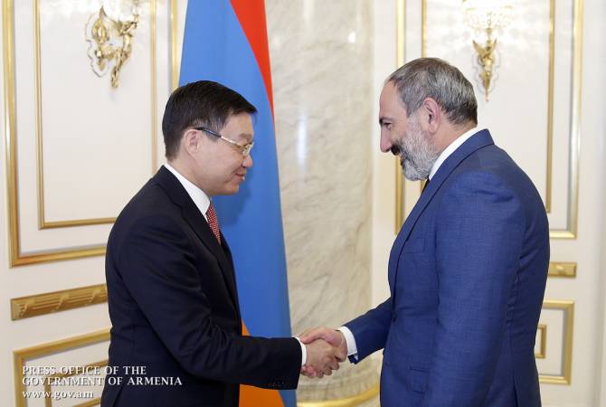 Никол Пашинян и Тимур Уразаев обсудили вопросы дальнейшего развития армяно-
казахстанских отношений