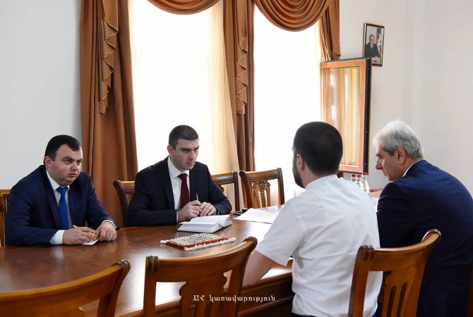 Artsakh’s state minister receives Matenadaran’s deputy director and acting director of 
Gandzasar scientific-cultural center